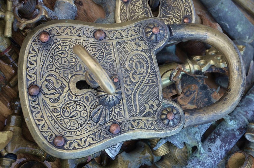 closed, love, castle, padlock, fence, love castle, love symbol, friendship, valentine's day, grid, bridge, castles, love locks, padlocks, double, macro, padlock, padlock, padlock, padlock, padlock, grid, grid, grid